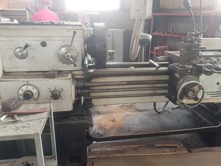 擦底機(jī)車間